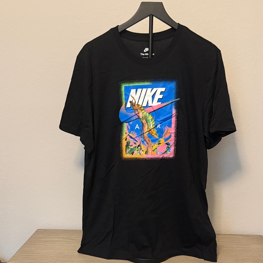 Nike Black Multicolor Graphic Men's Tee